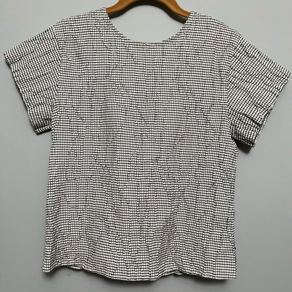 Zara light cotton blend black and white checked top with 2 black bows in back - Picture 4 of 4